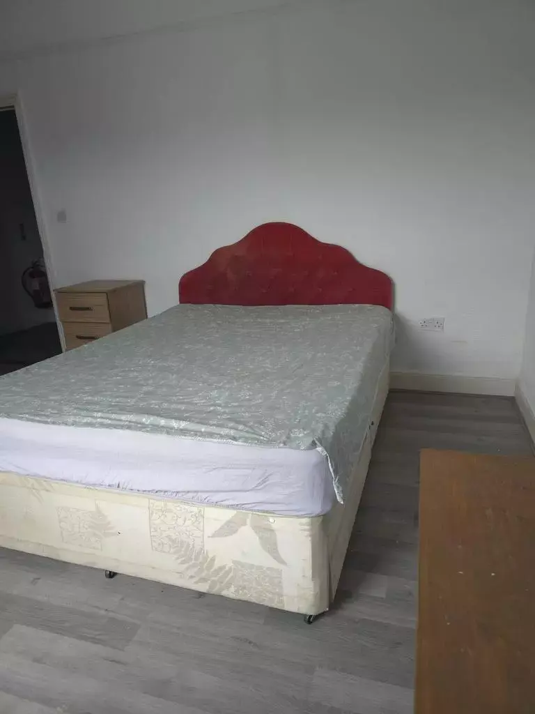 4 bedroom terraced house share