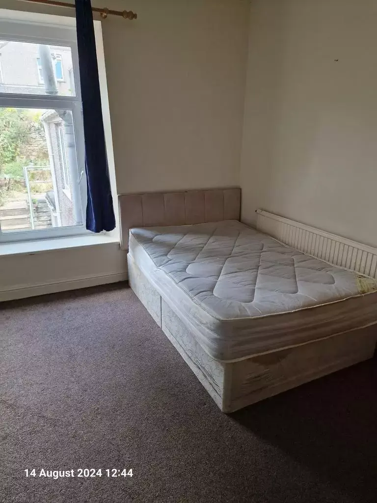 5 Bedroom House whole or share