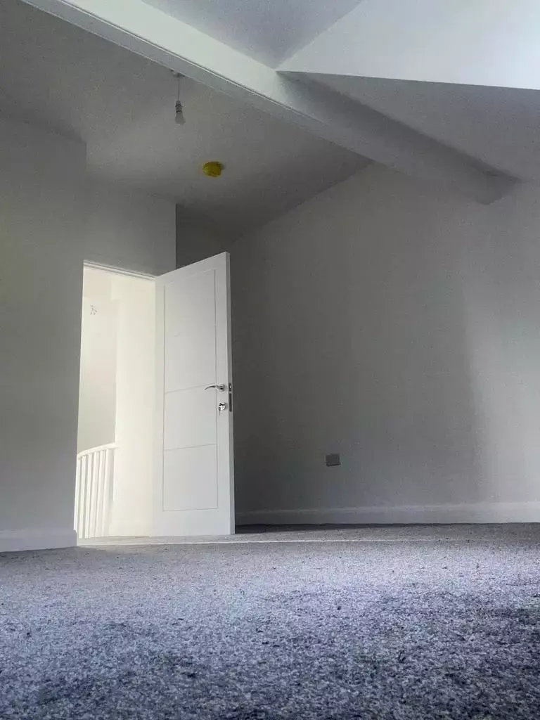 4 bedroom terraced house