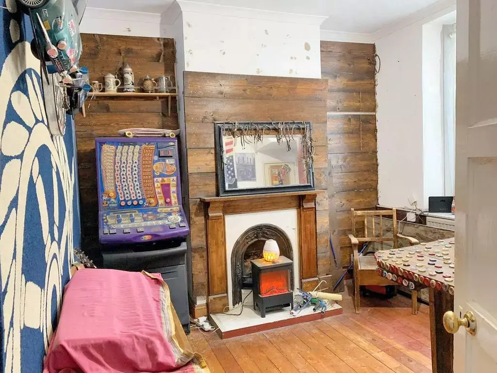 2 bedroom terraced house