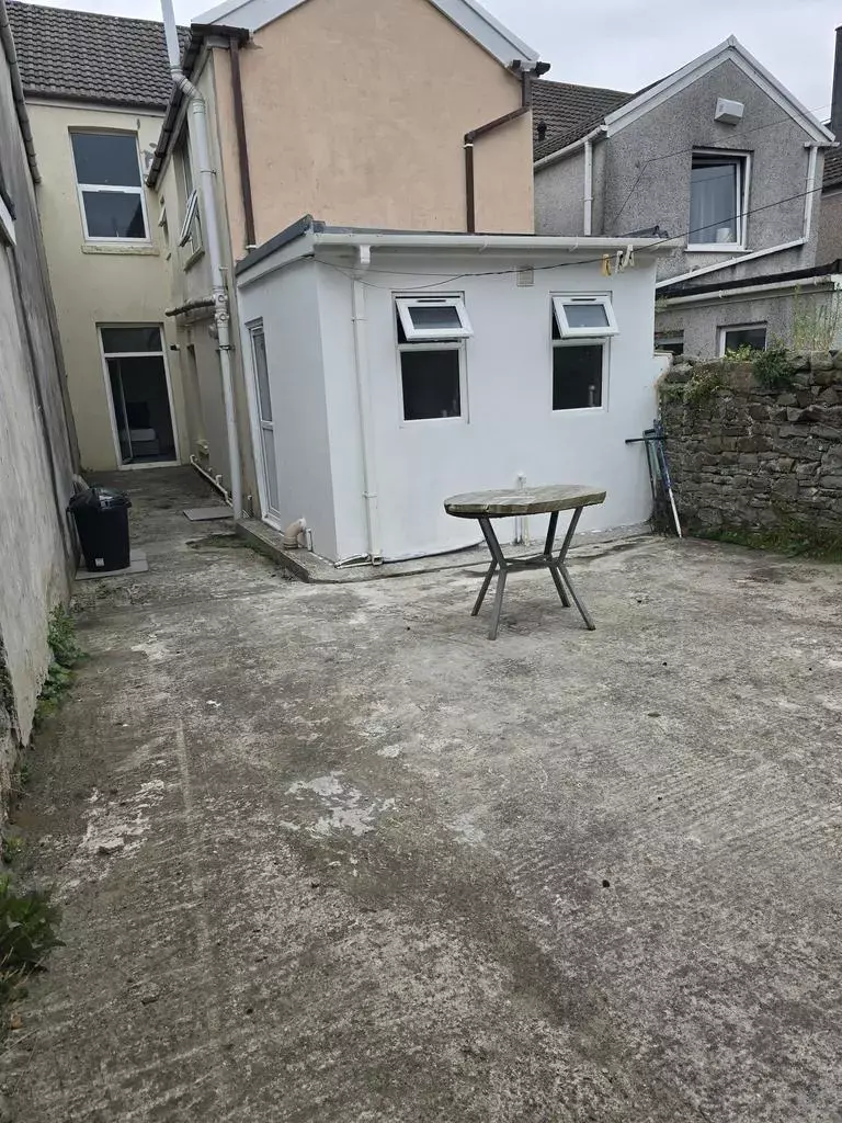 4 bedroom terraced house share