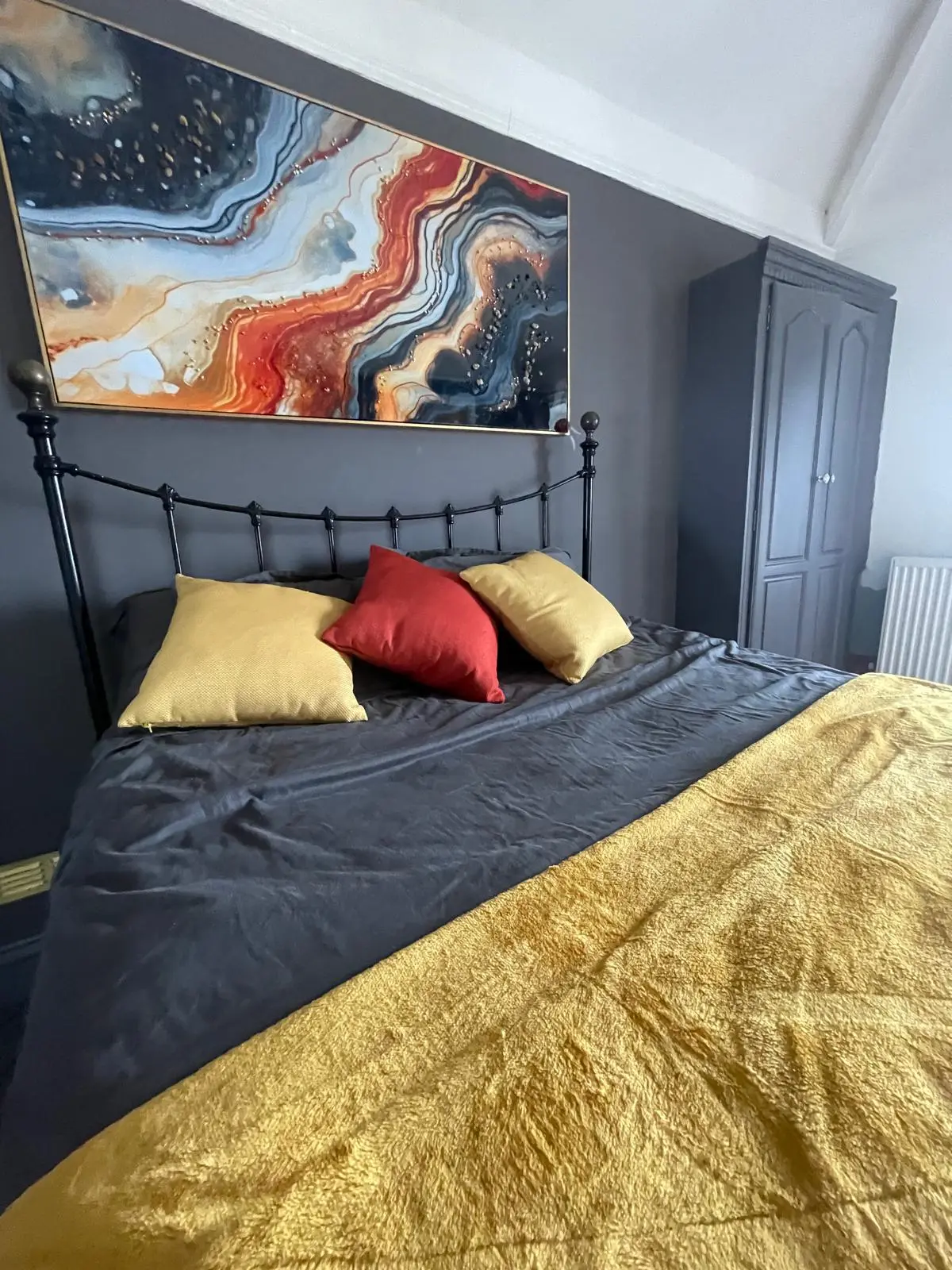 2 bedroom house share to rent