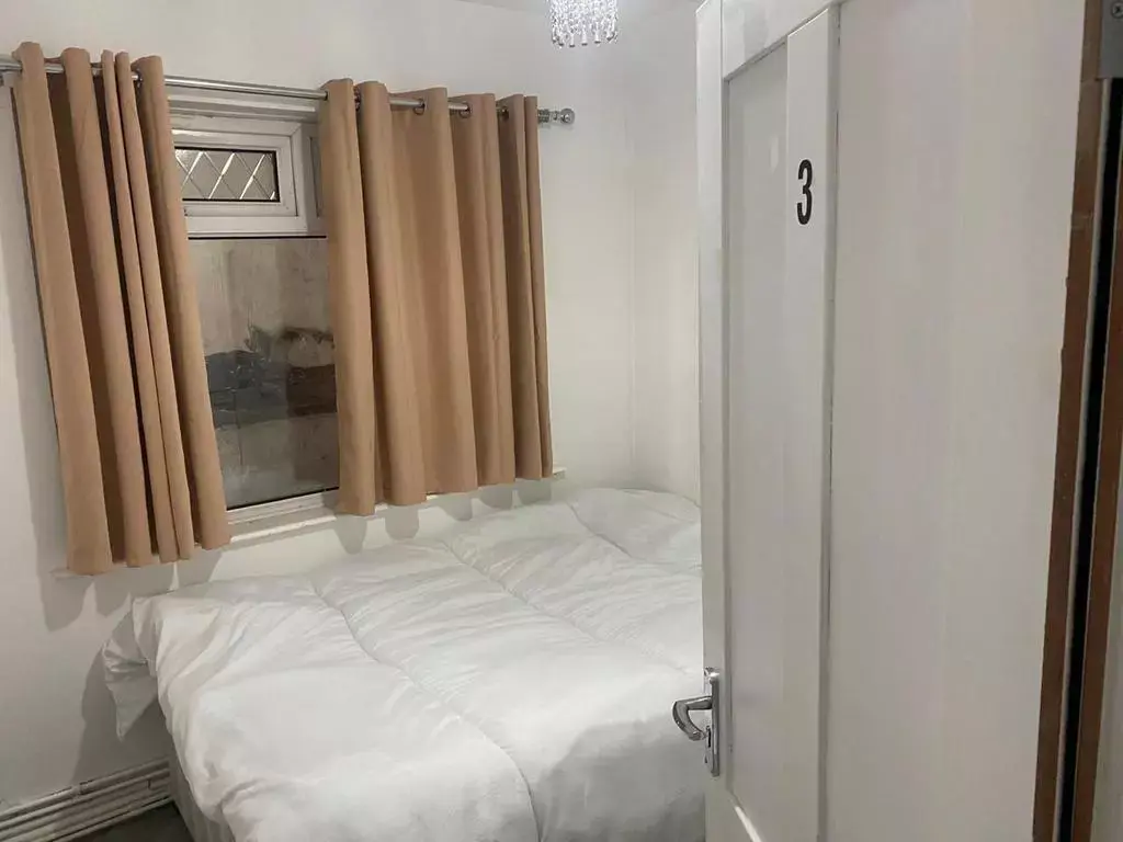 4 bedroom flat share