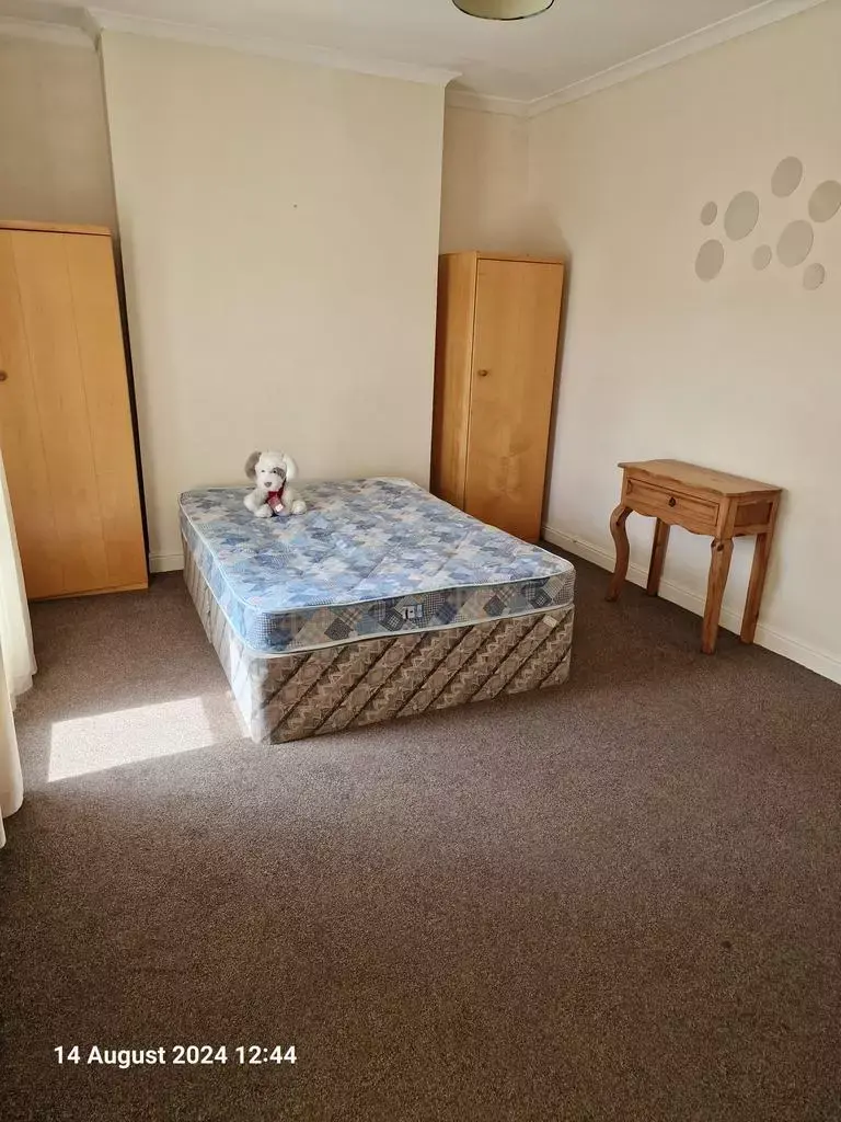 5 Bedroom House whole or share