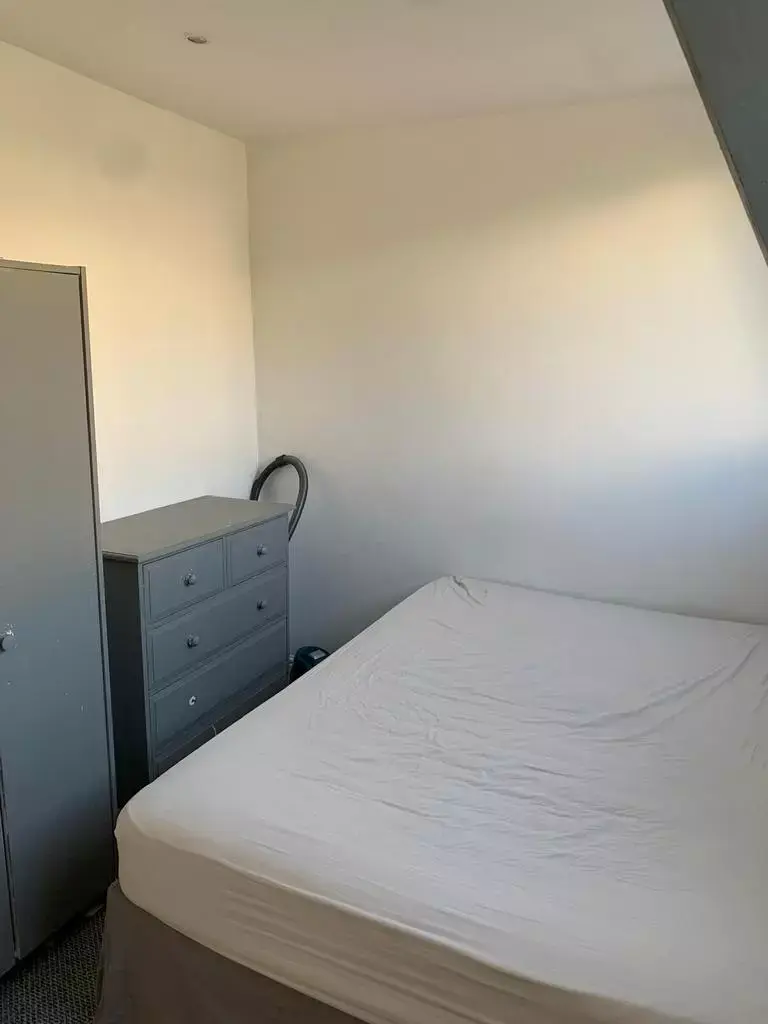 2 bedroom flat