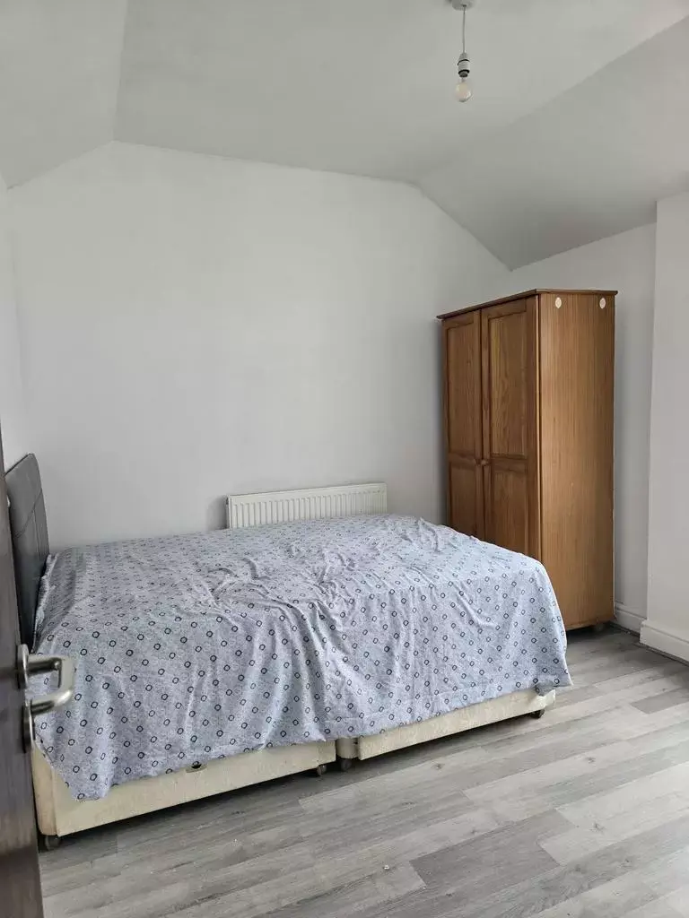 4 bedroom terraced house share