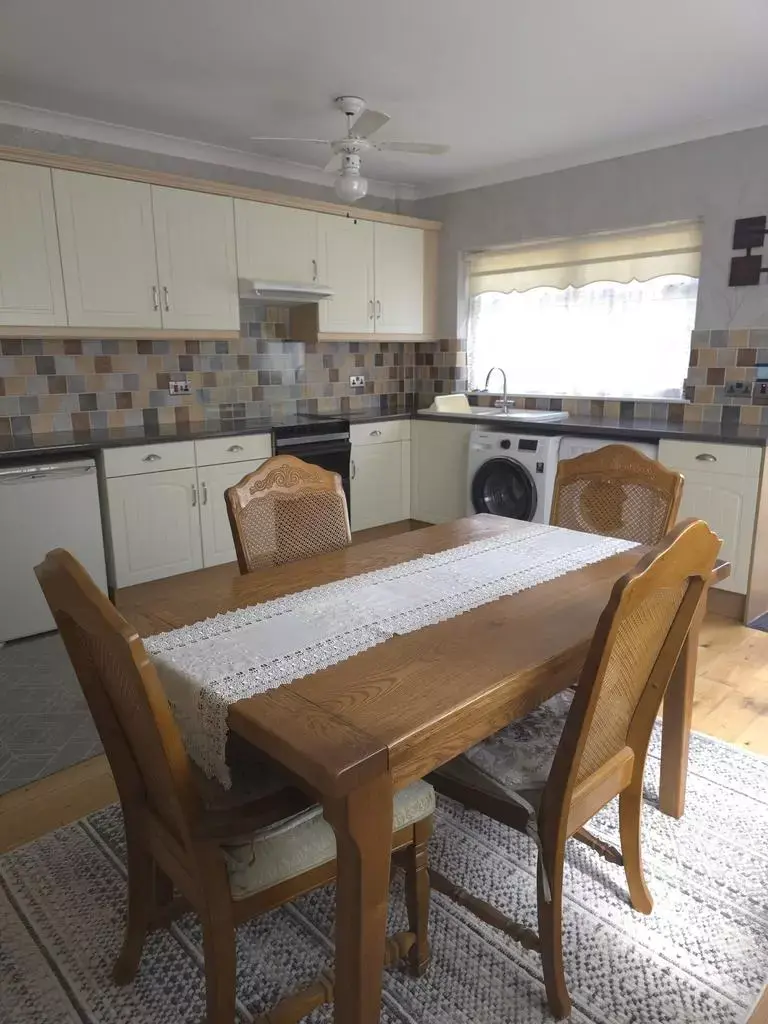 3 bedroom end of terrace house
