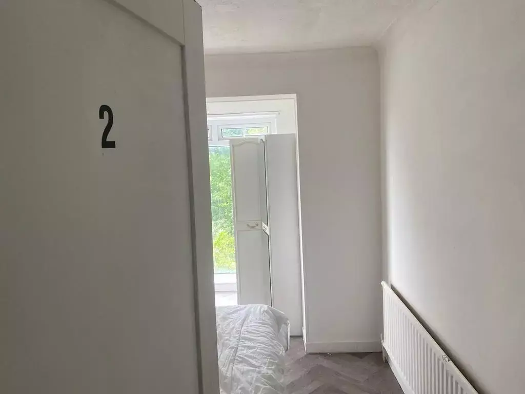 4 bedroom flat share