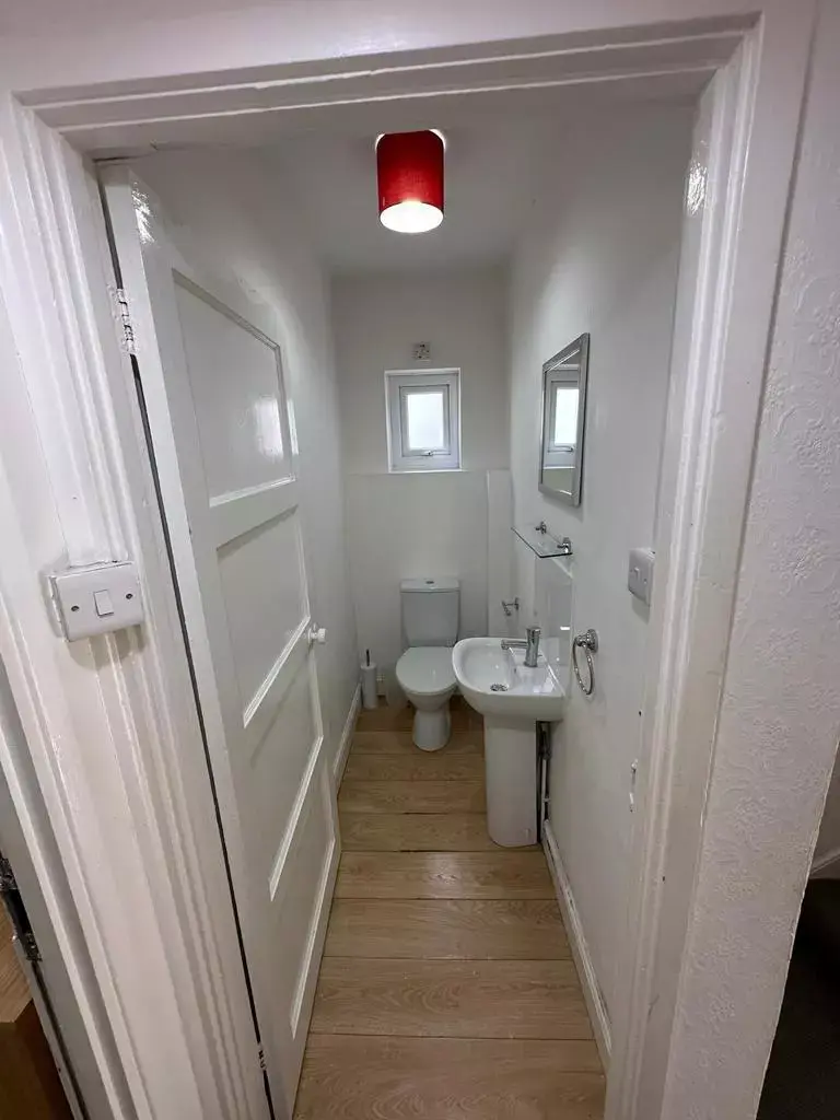 6 Bedroom House whole or share
