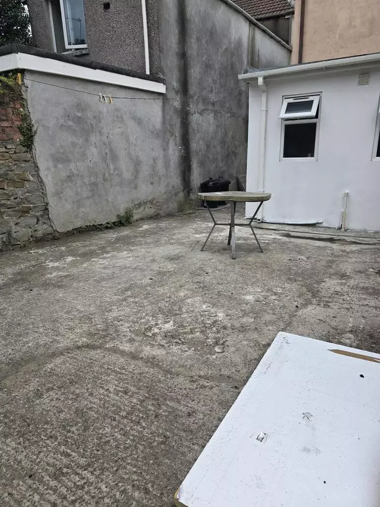 4 bedroom terraced house share