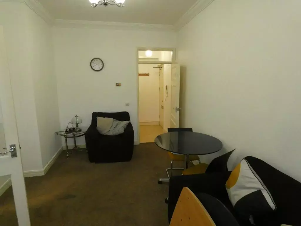 1 bedroom flat