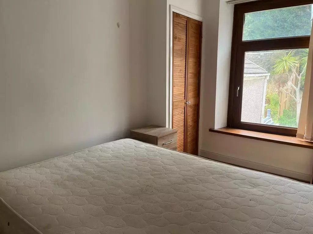4 bedroom terraced house