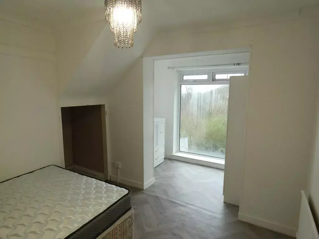 4 bedroom flat share