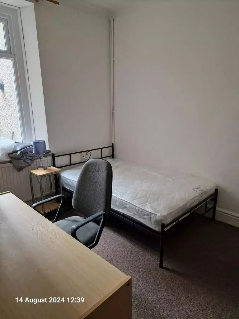 5 Bedroom House whole or share