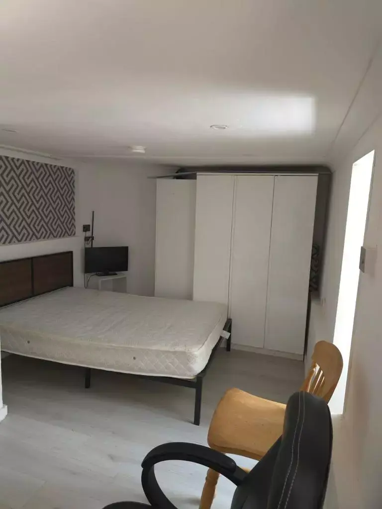 1 bed room studio house
