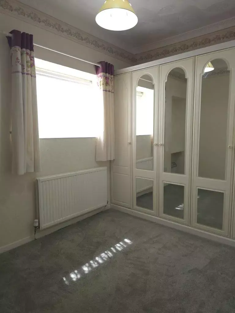 3 bedroom end of terrace house