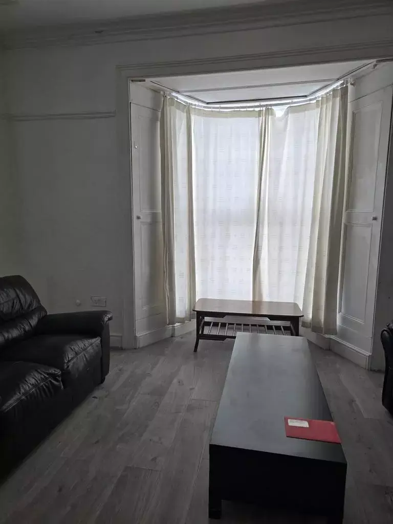 4 bedroom terraced house share
