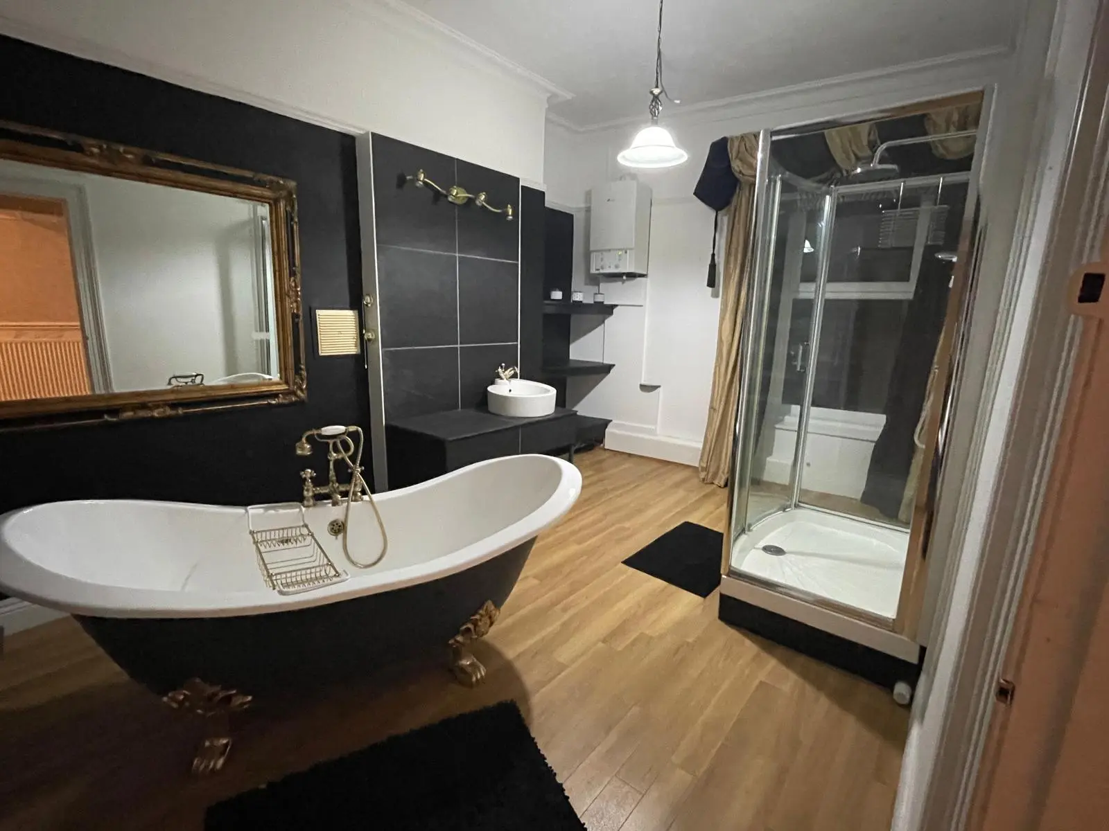2 bedroom house share to rent