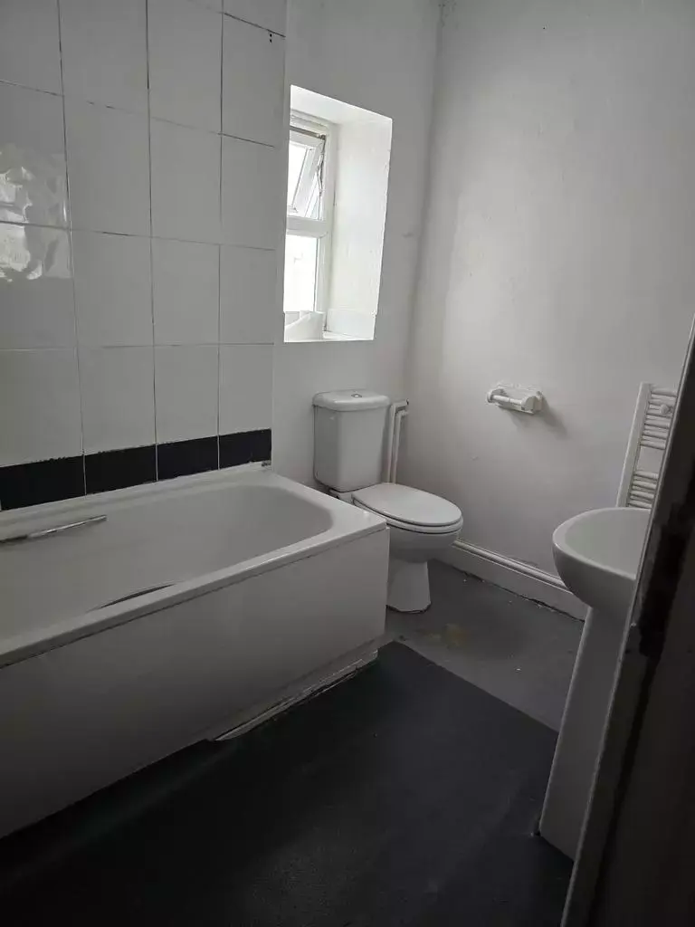 4 bedroom terraced house share