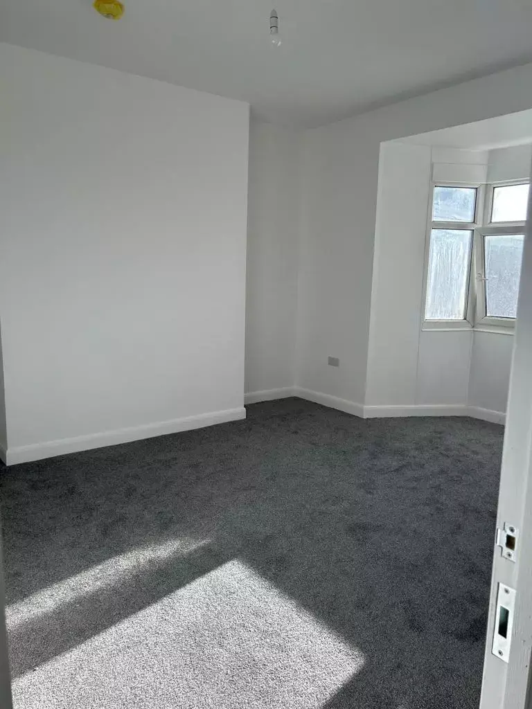 4 bedroom terraced house