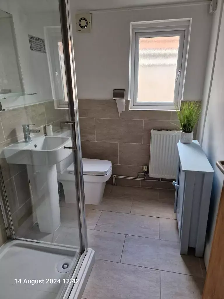 5 Bedroom House whole or share