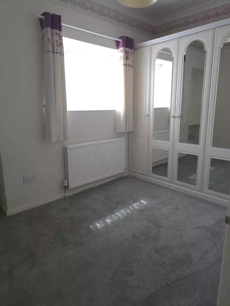 3 bedroom end of terrace house