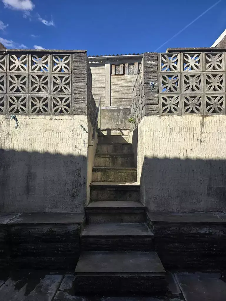 3 bedroom terraced house