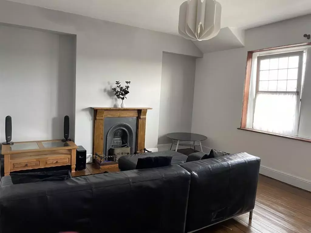 3 bedroom flat share to rent