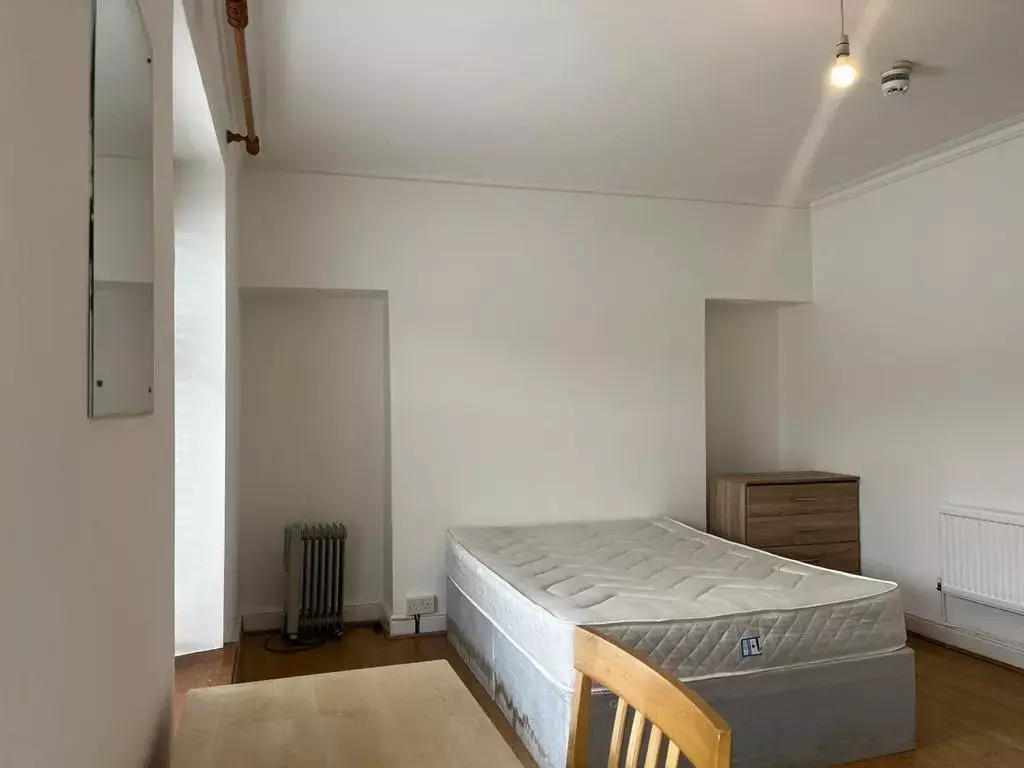 4 bedroom terraced house