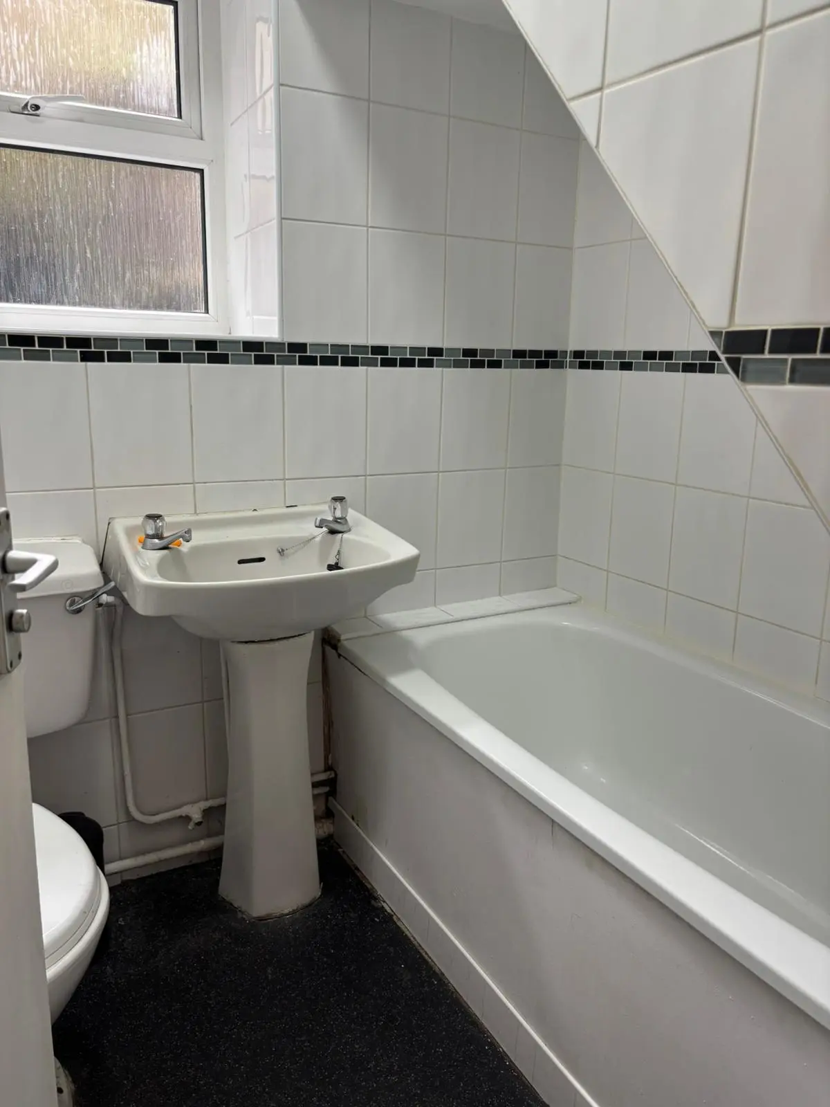 2 bedroom mid terraced house to rent