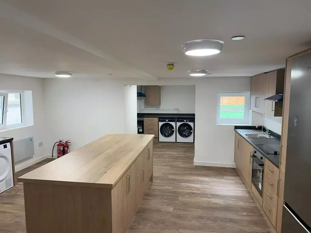 10 bedroom house share