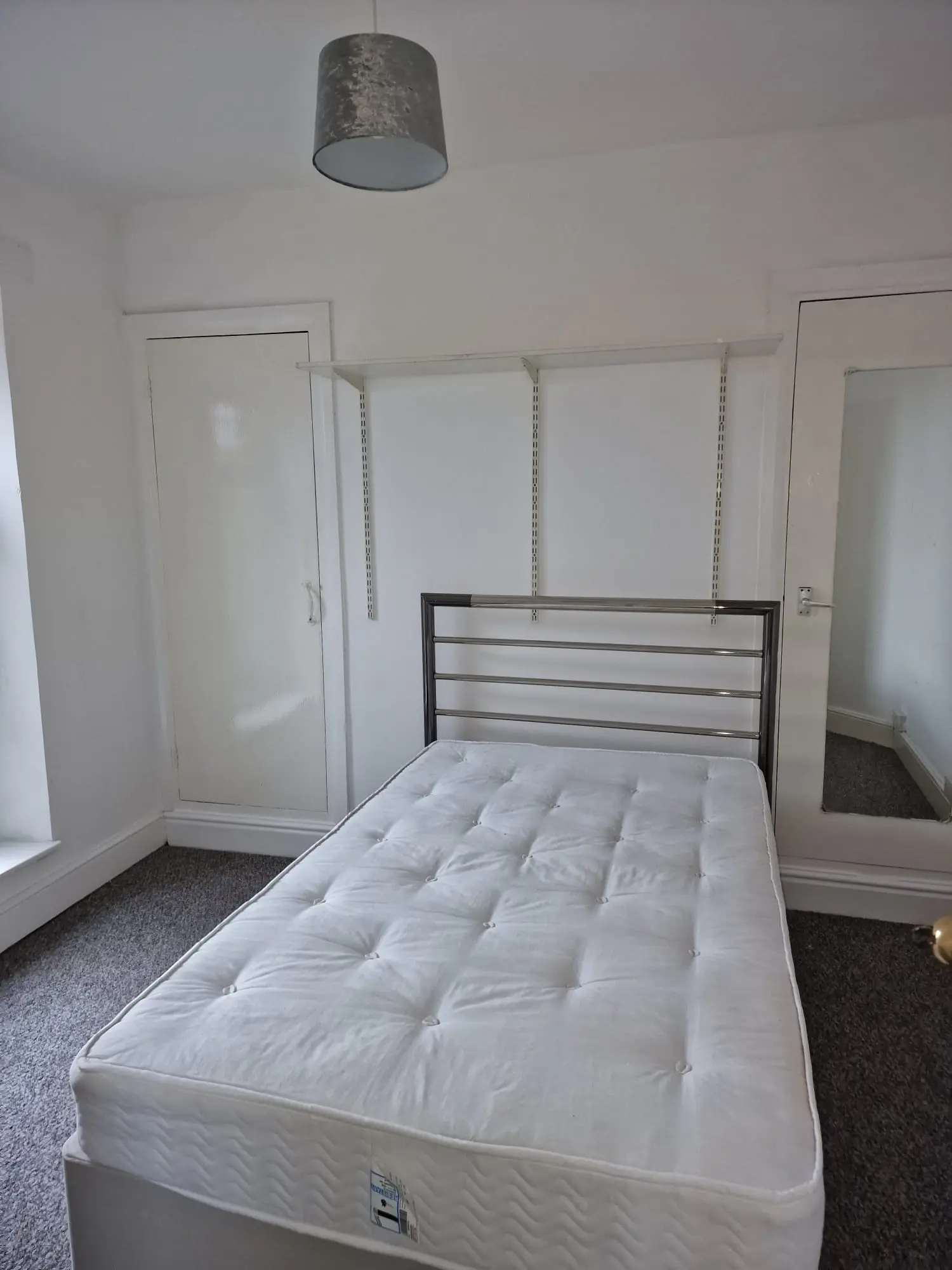 3 bedroom end of terrace house to rent