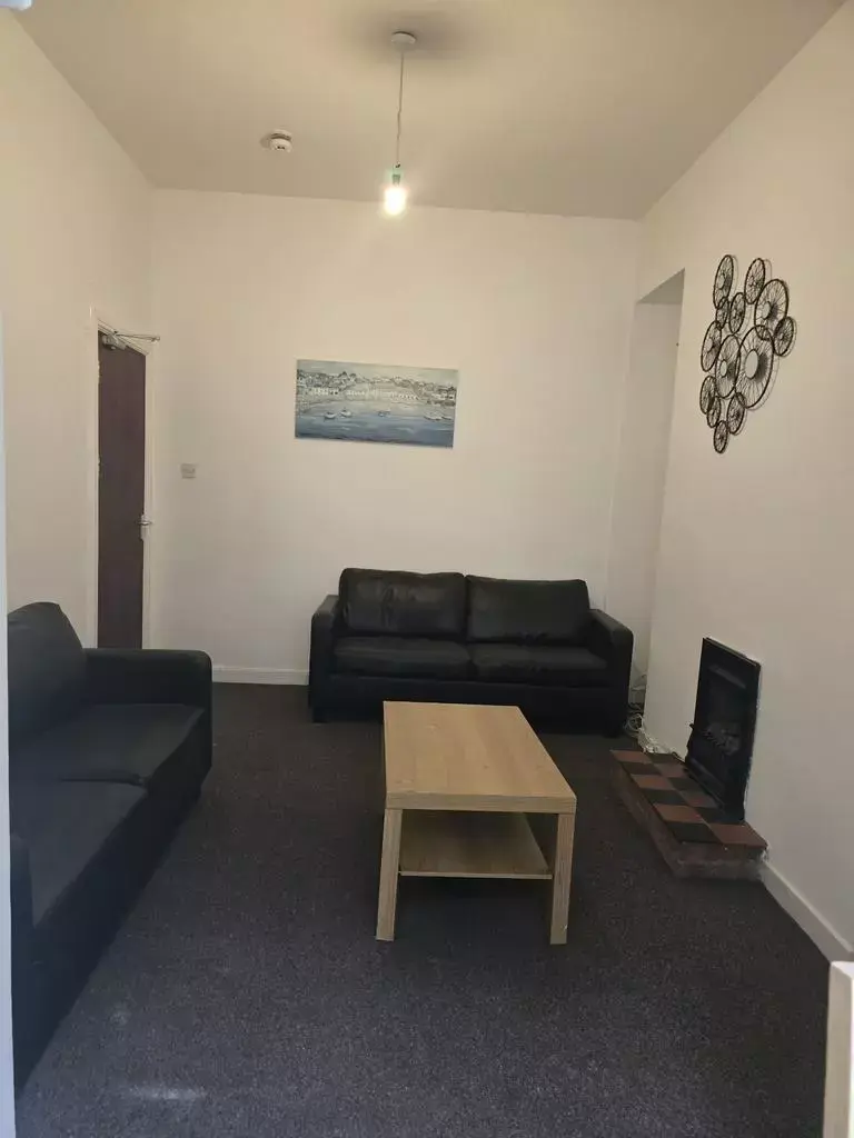 4 bedroom terraced house