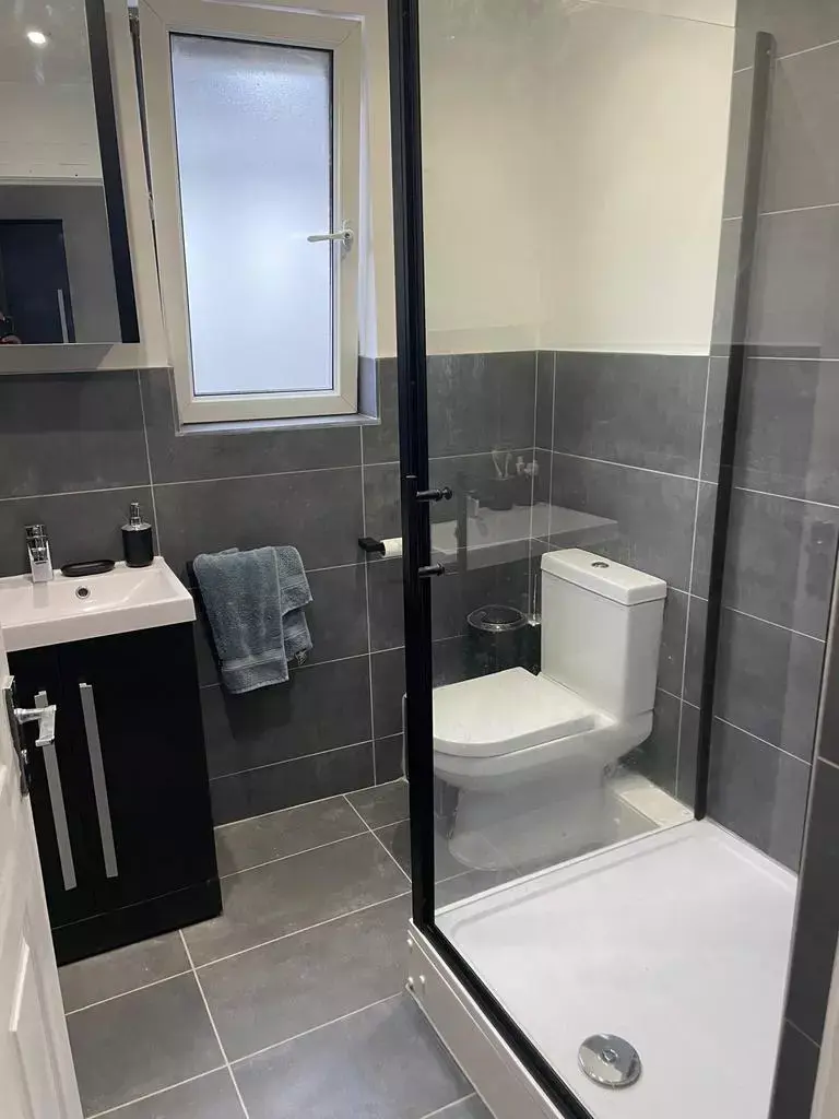 6 Bedroom House whole or share