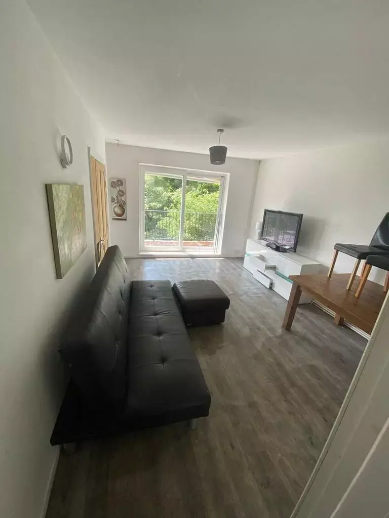 4 bedroom flat share