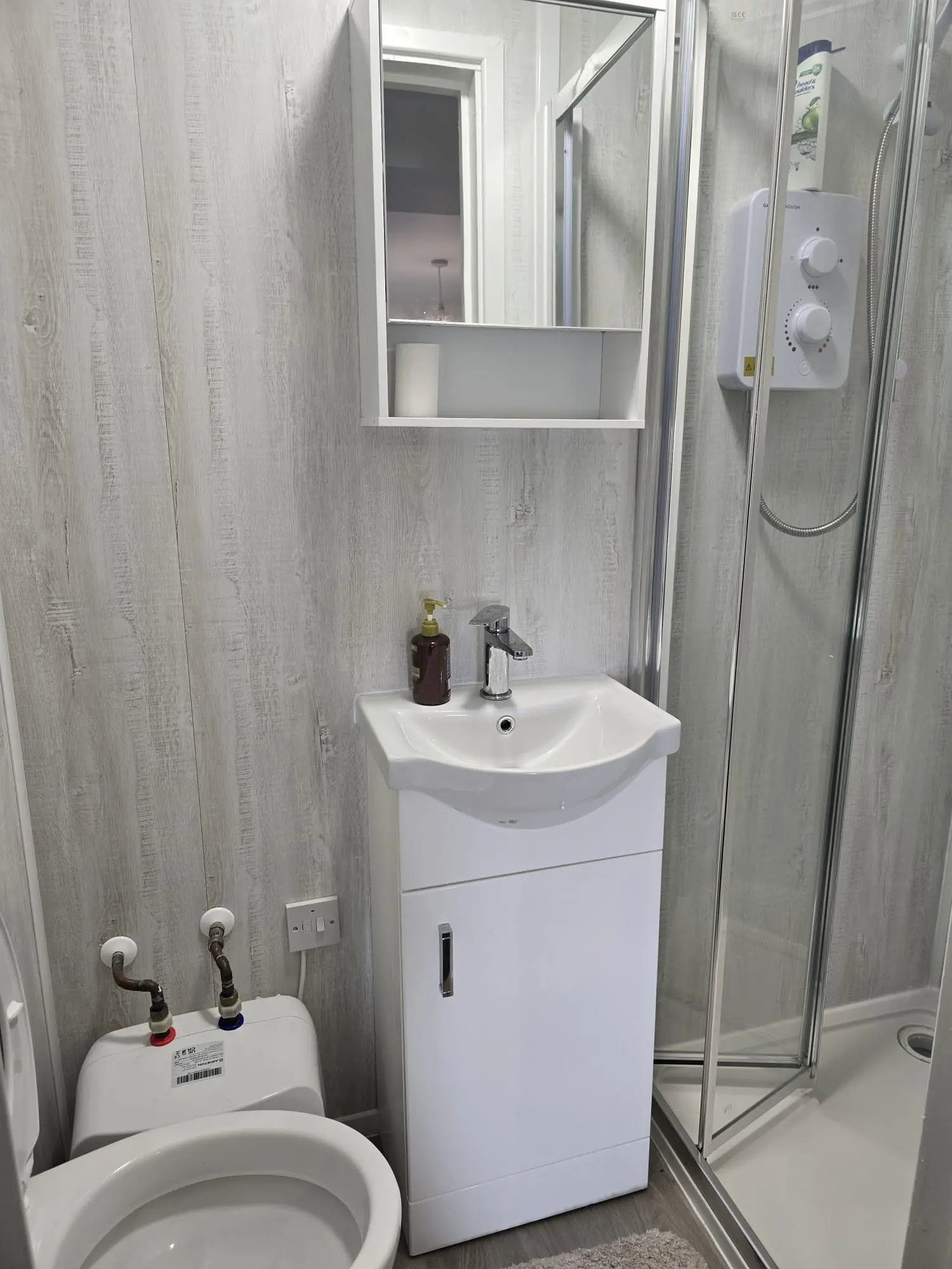 1 bedroom in a house share to rent