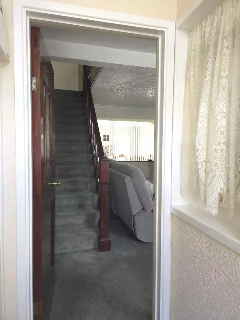 3 bedroom end of terrace house