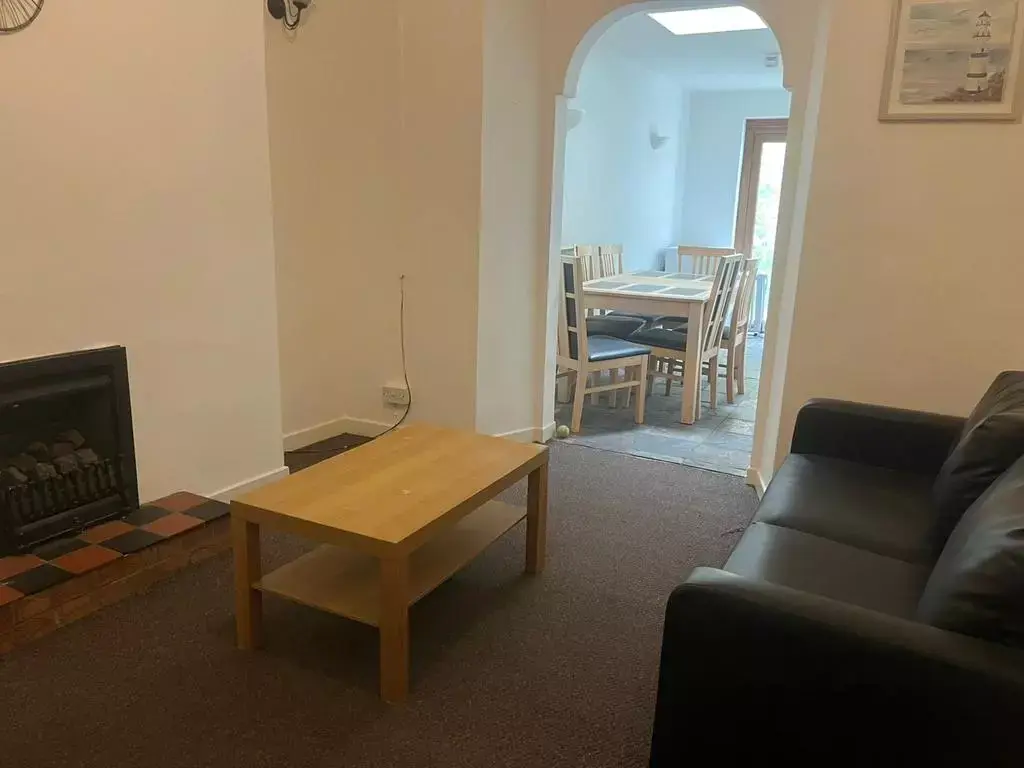 4 bedroom terraced house