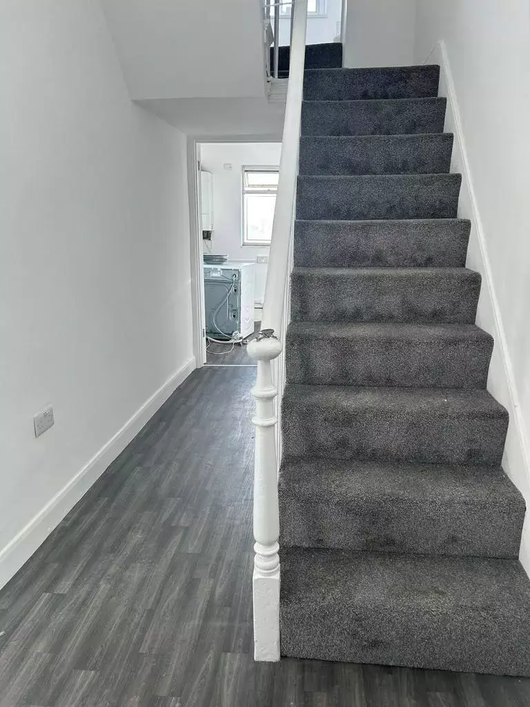 4 bedroom terraced house