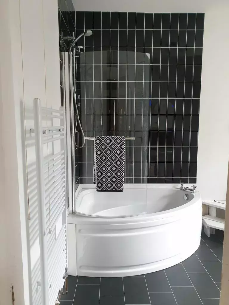 3 bedroom flat share to rent