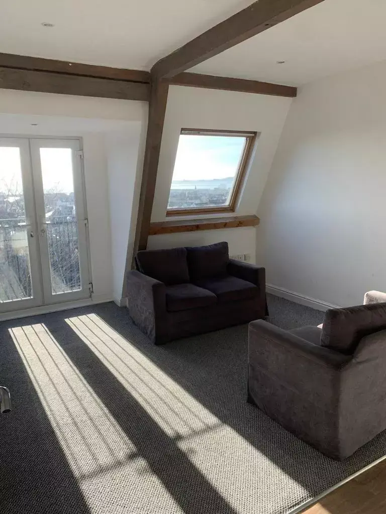 2 bedroom flat