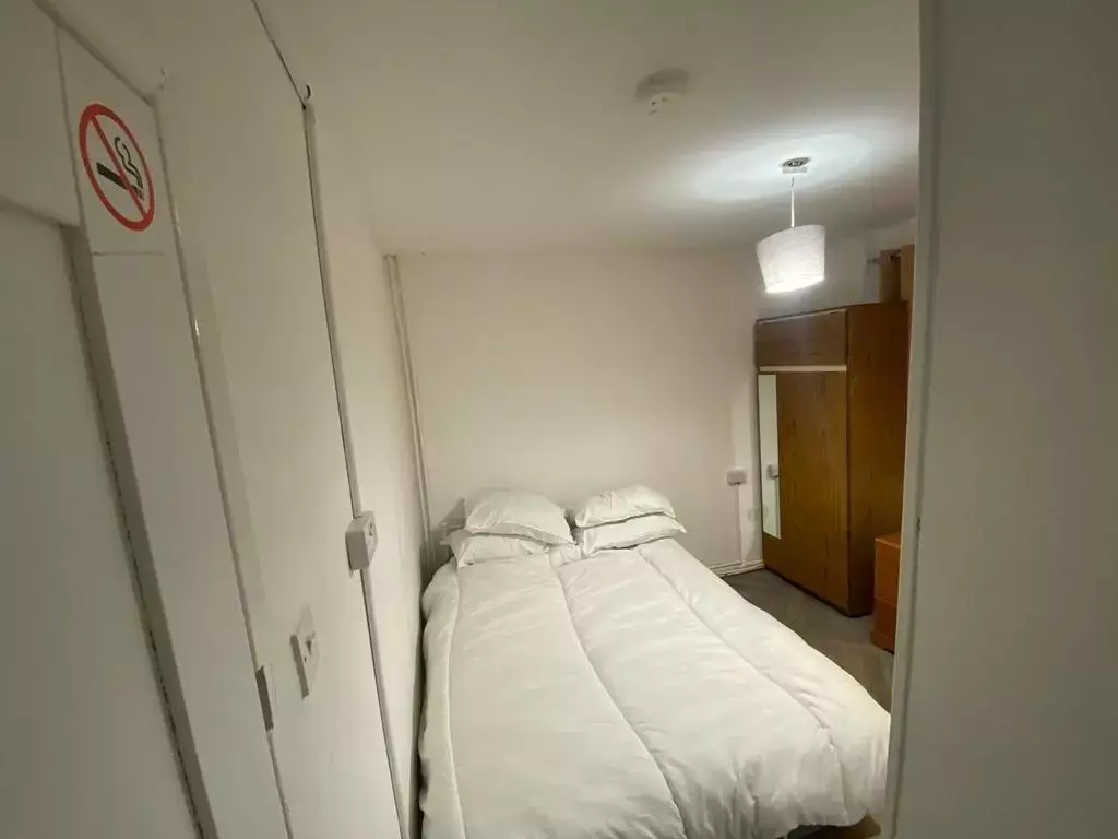 4 bedroom flat share