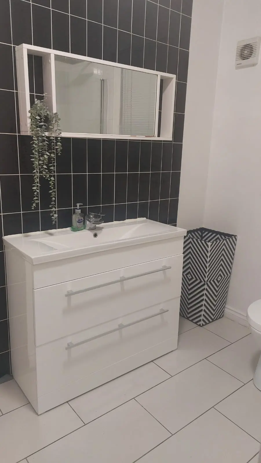 2 bedroom flat share to rent