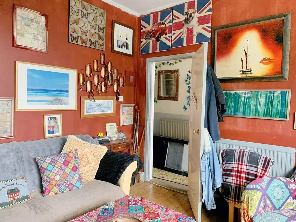 2 bedroom terraced house